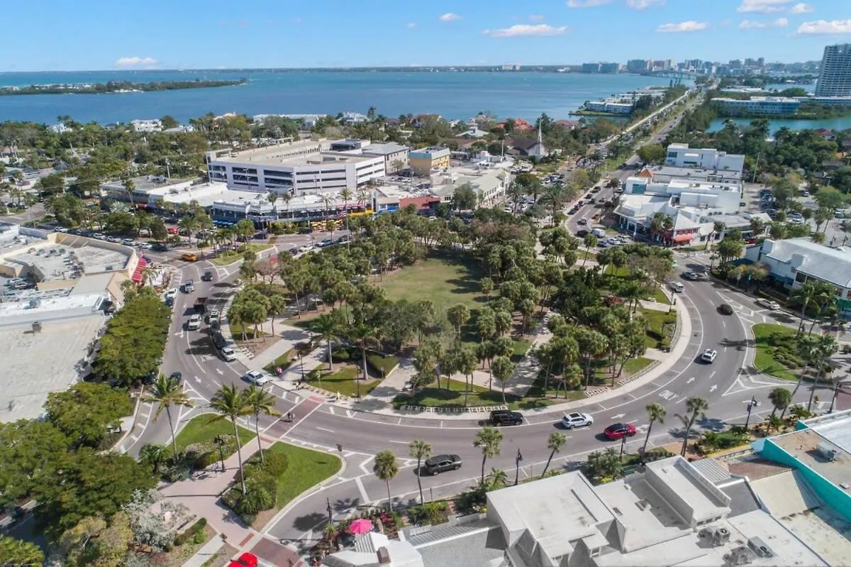 Apartment New! Kingston Cabana - Newly Renovated Condo With Pool & Hot Tub, Walk To The Beach! Sarasota United States