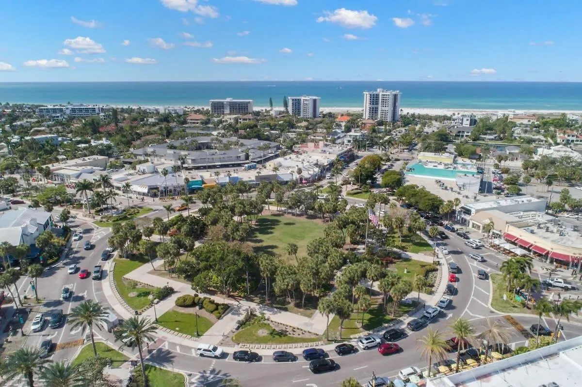 New! Kingston Cabana - Newly Renovated Condo With Pool & Hot Tub, Walk To The Beach! Sarasota